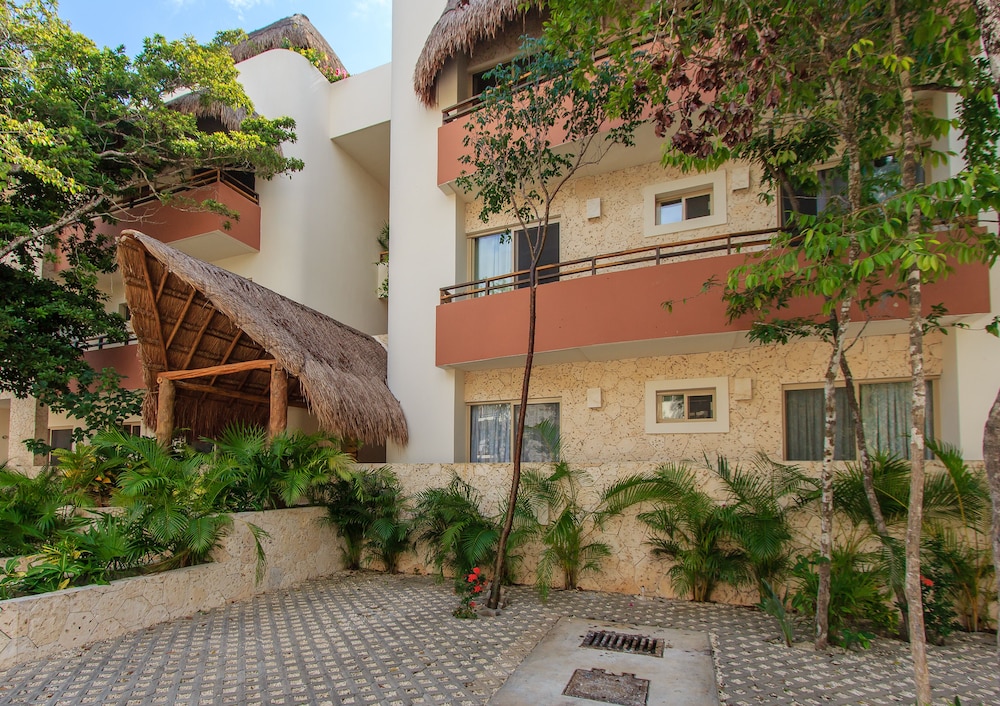 Condos Perfectly Situated Between the Beach & Tulum Town by Stella Rentals
