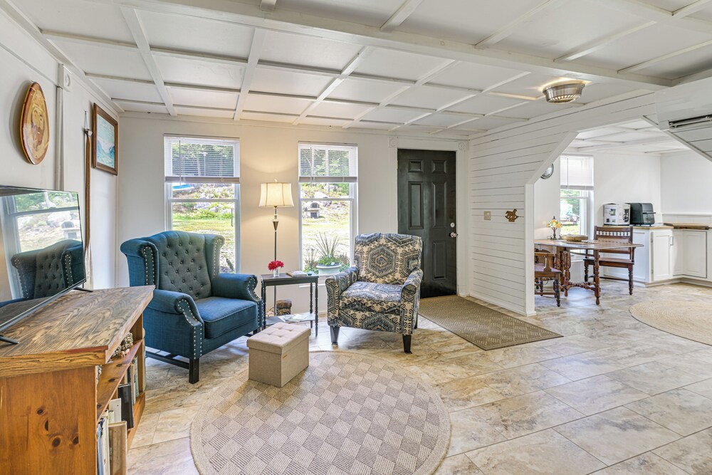 Explore Coastal Maine! Cozy Apt w/ Yard & Garden