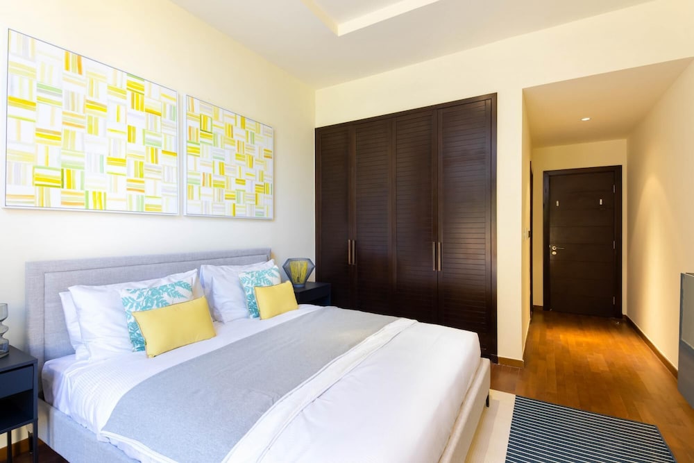 Chic Stay on the Palm wz Private Beach Access