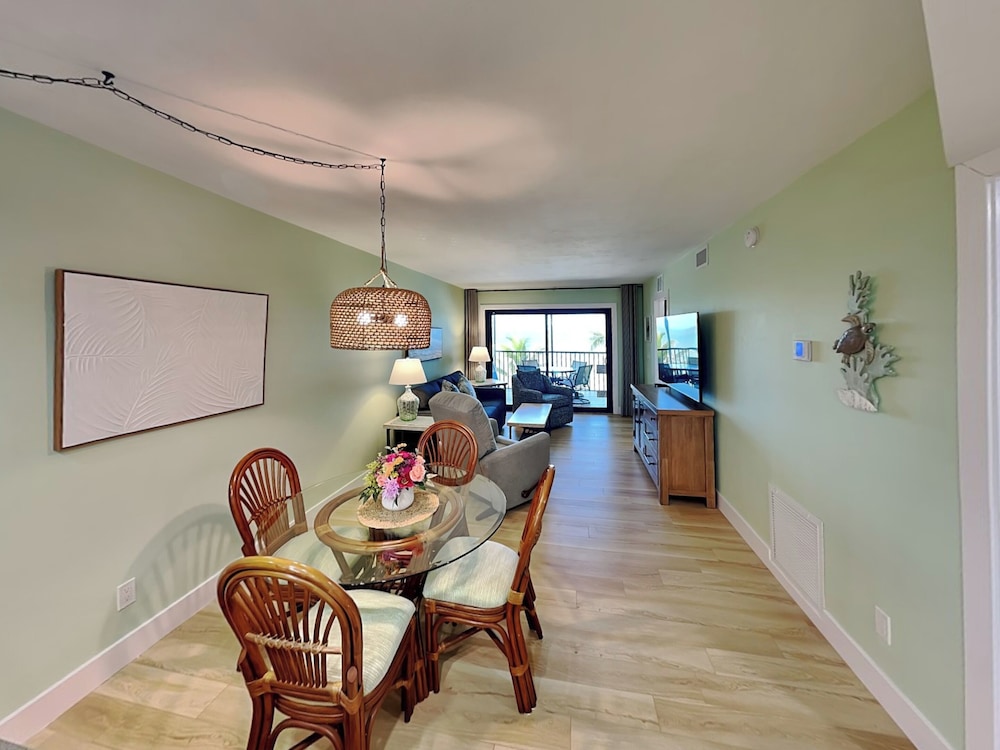 Seaside 3 by Distinctive Beach Rentals