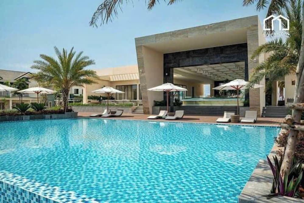 Luxury 4 Br Cherry Villa - Novaworld PT