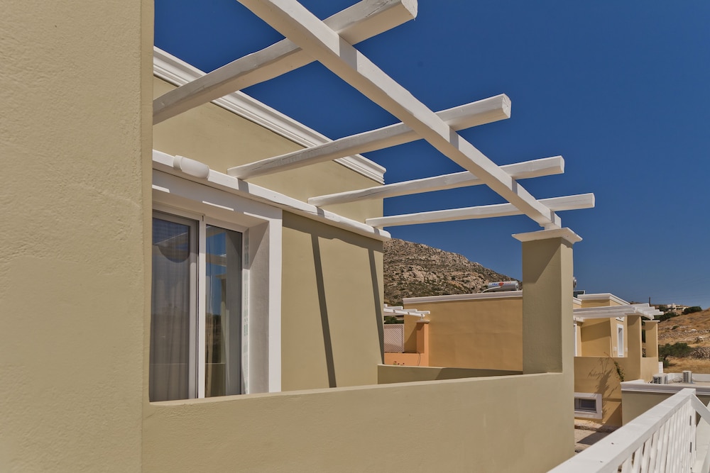 Elaia Villas