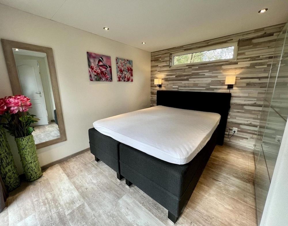 Modern Chalet in Campanula Park With Garden