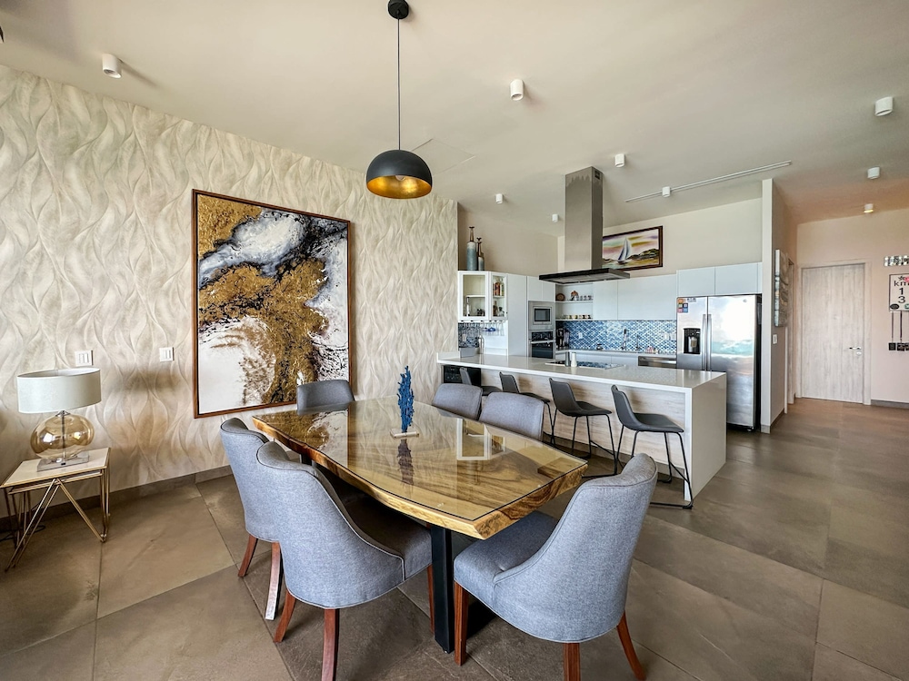 Beachtop Haven 2BR Condo at Iconic Sandy Beach