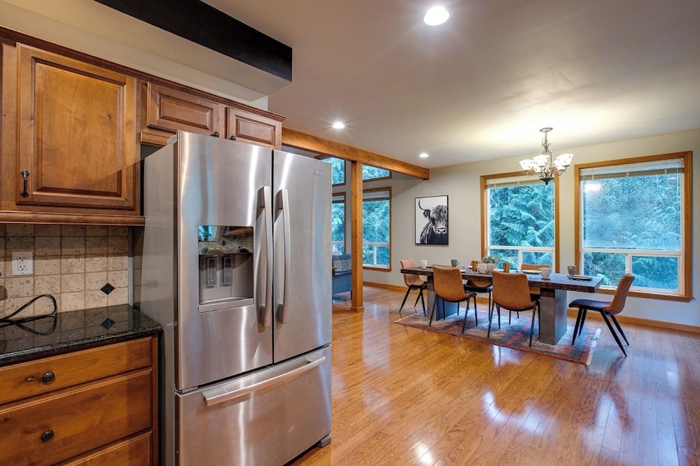 Glacier Springs Cabin 20 An Elegant Country Home