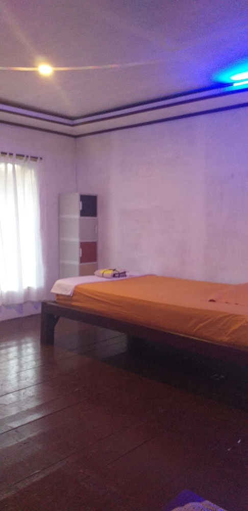 Simeulue Nanik Surfcamp