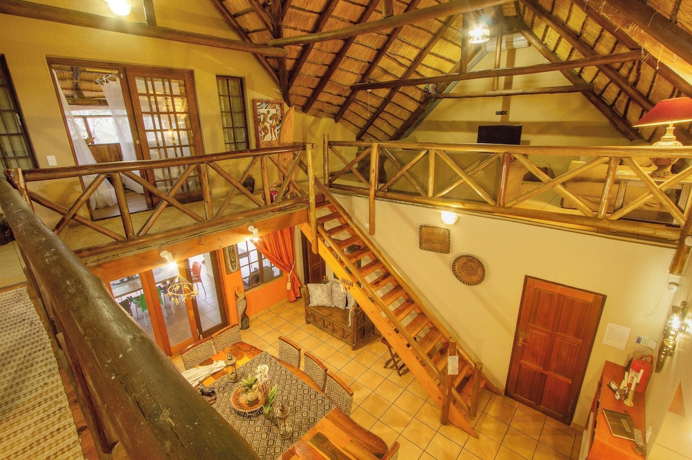 Villa - Sleeps 10 - Pool - Patio - Housekeeping