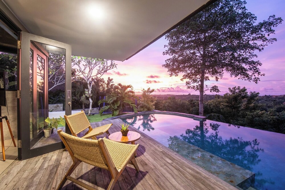 Stunning 6BR Villa 5 Mins to Bingin