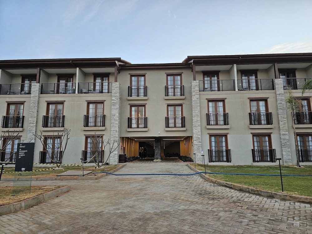 PYRENÉUS RESIDENCE