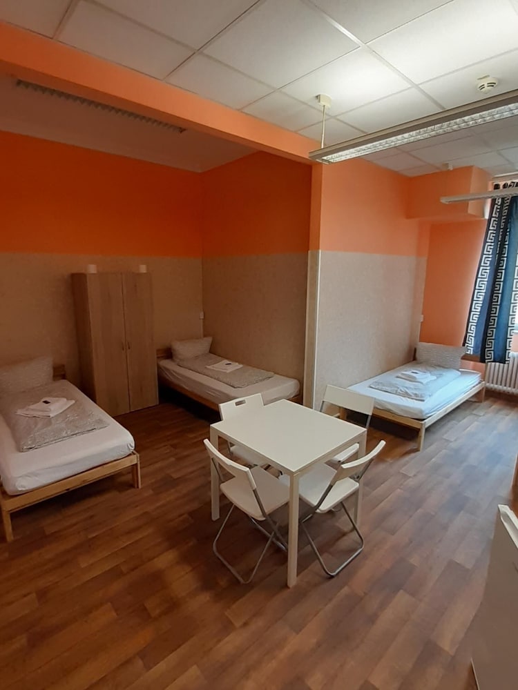 2-Rent Group Hostel Zimmer&Apartments GKP2