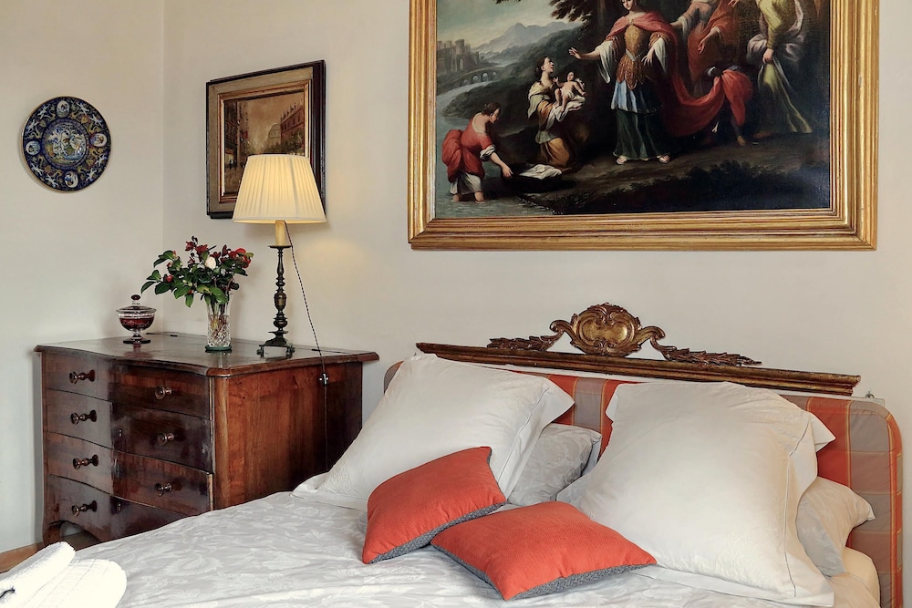 Palazzo Palermo Near the Roman Forum the Perfect Family Oasis in Rome