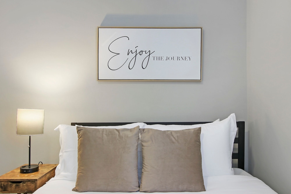 3BR Well-Furnished Apt - Kedzie 3F