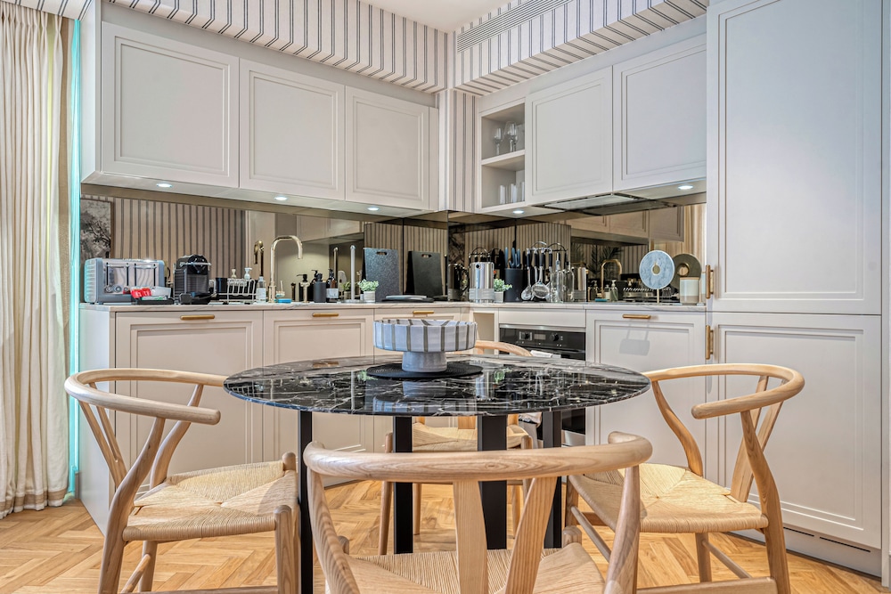 Luxury flats near Big Ben and London Eye