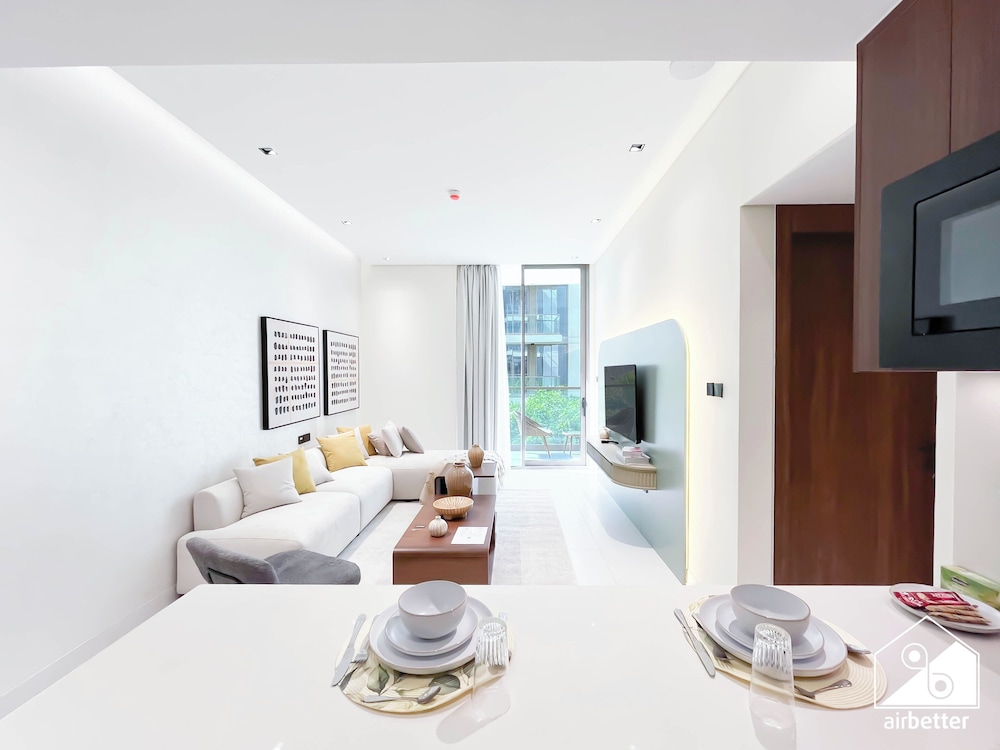 Exclusive 1BR Modern Comfort & Prime Location