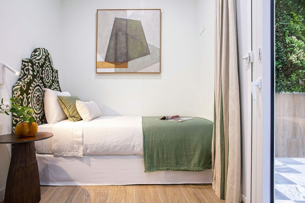 Comfortable Apartment in the Heart of C diz Patrocinio II