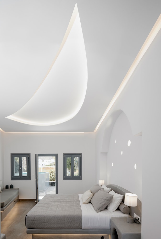 Amara Suites Santorini