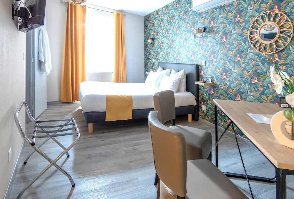 hotel room