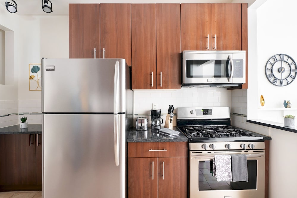 Contemporary 1 Bedroom Apartment in NYC