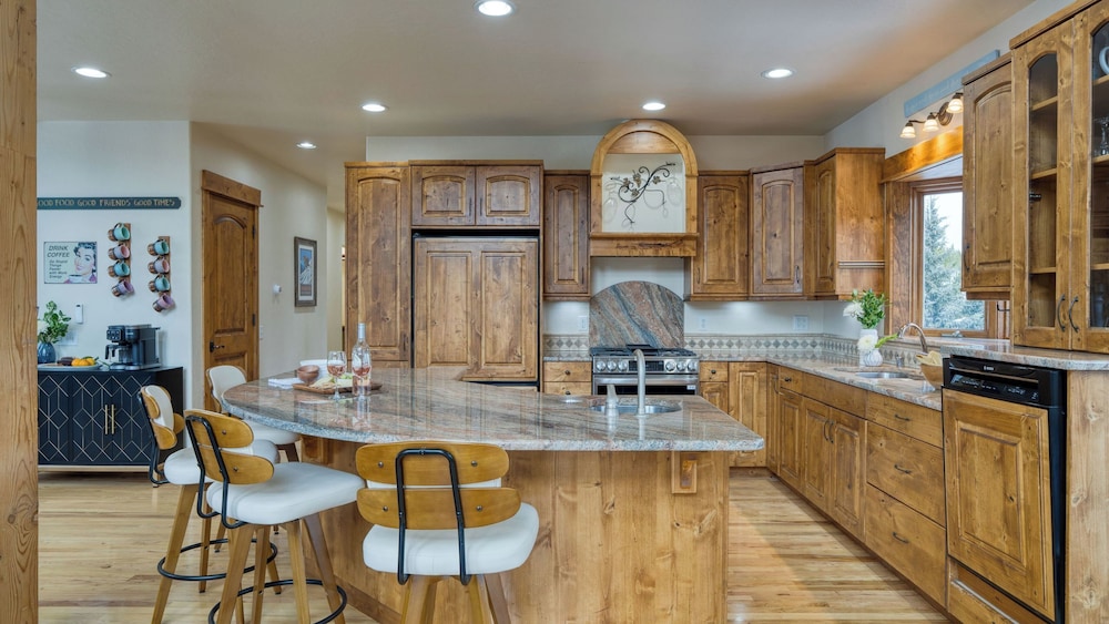 Skate Bowl, Hot Tub & Game Room Breckenridge Adventure Chalet by Avantstay