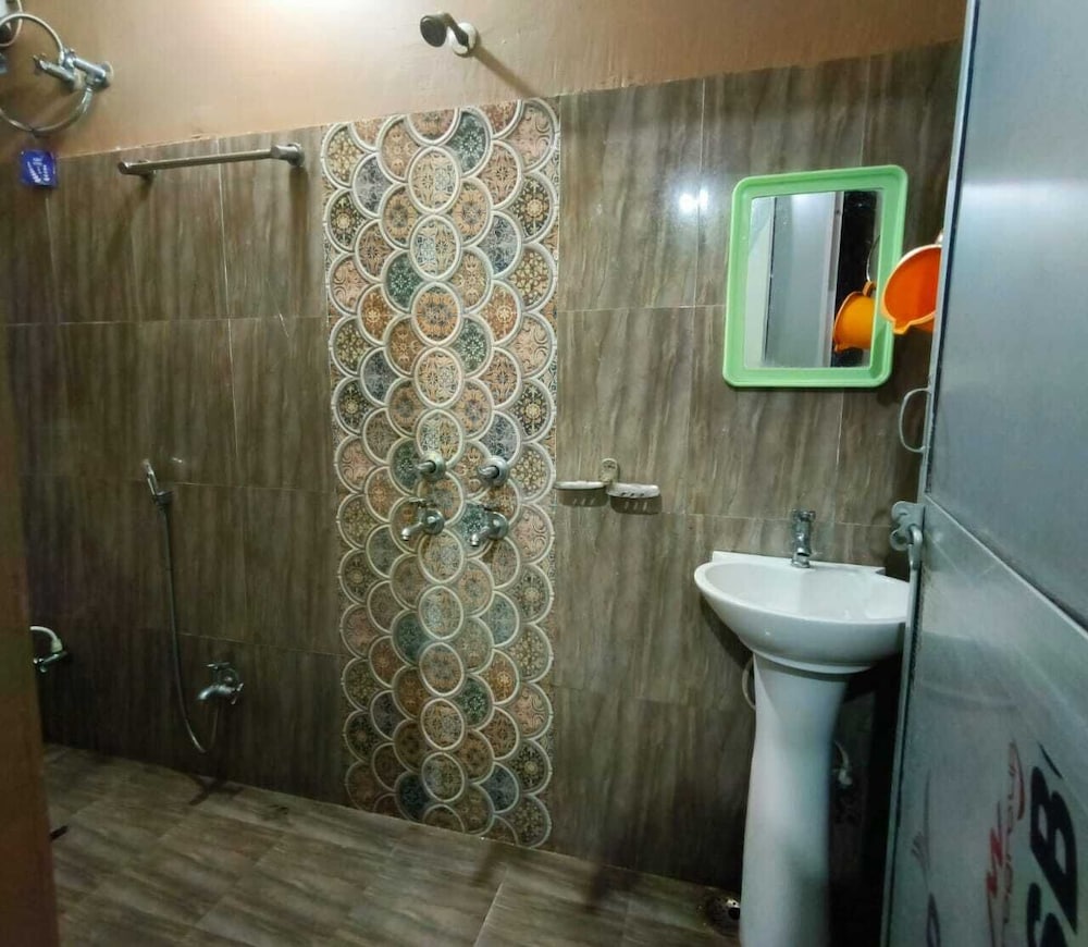 Hotel J B Palace