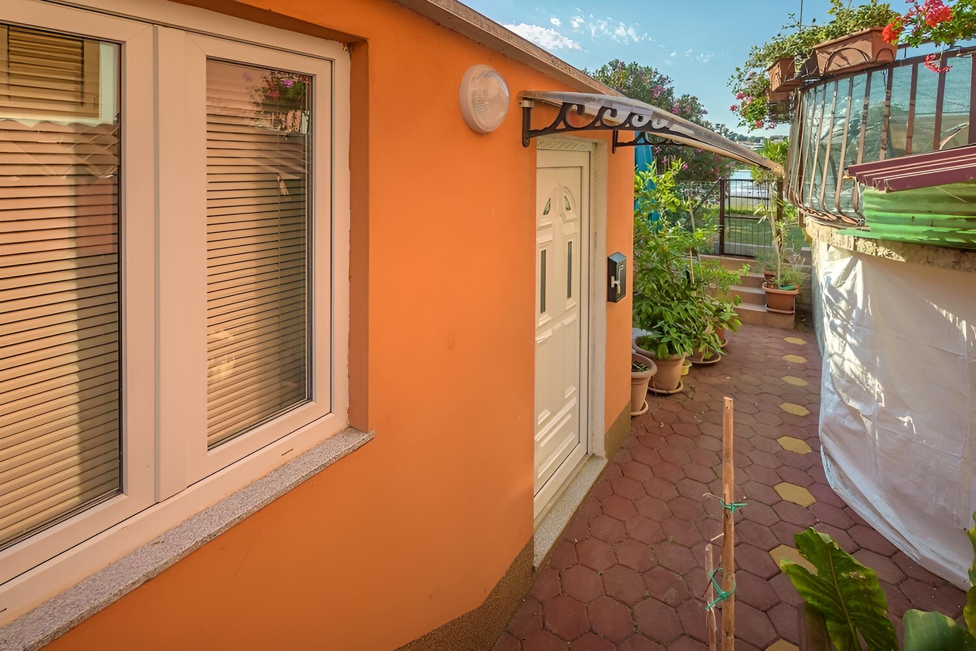 Orange - Garden Terrace - SA1 view 4