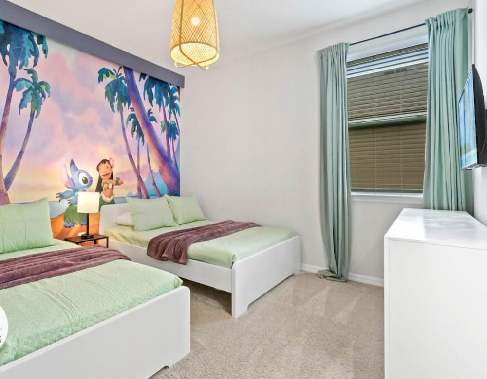 9 Bed 6.5 Bath Solara Resort 9 Bedroom Home by RedAwning view 5