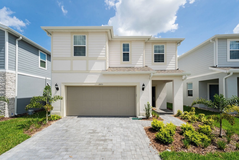 Dazzling New 7BR Villa  Disney Theme Rms