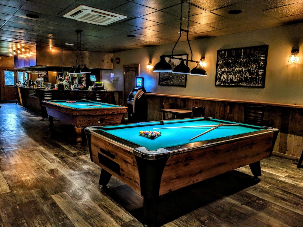 Riverside Inn
