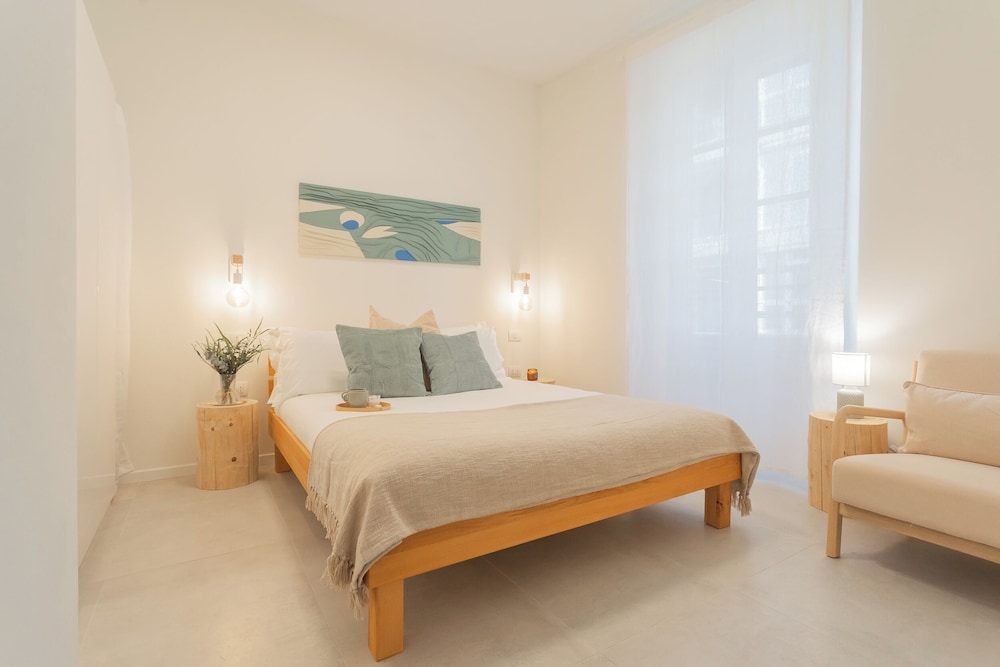 Enchanted Como Lake - City Apartment 2 by Rent all Como