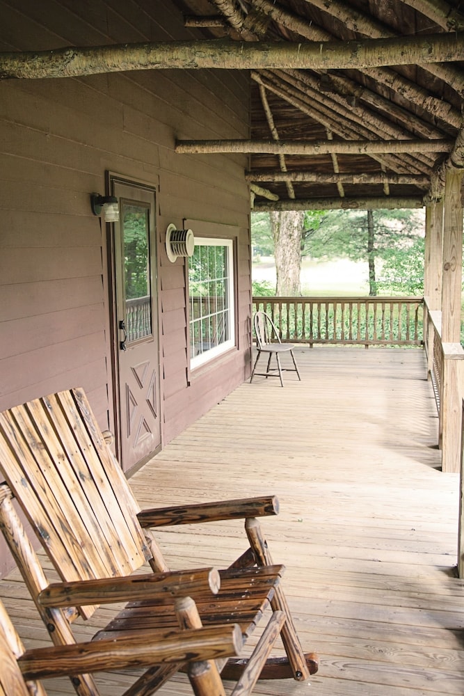 Blue Hill Lodge