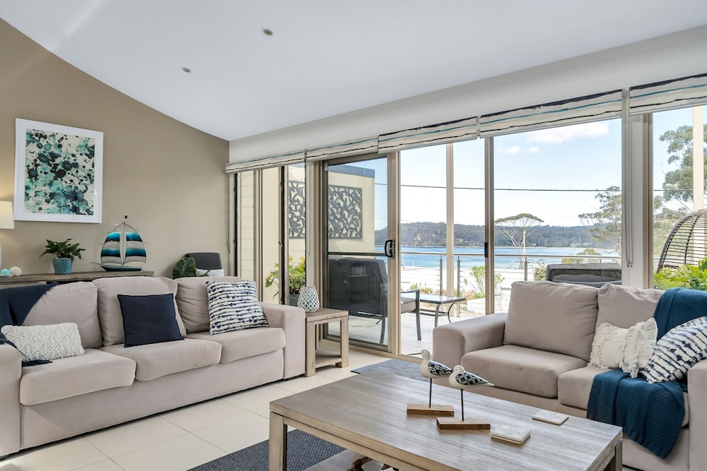 3-bed With Beach Views and Entertainment Area