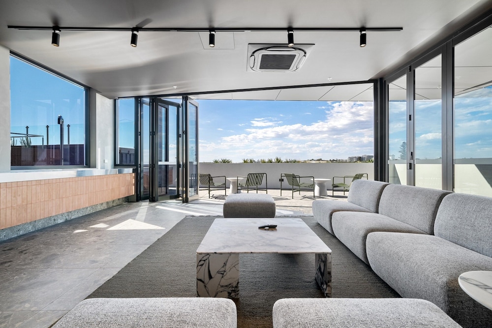 Stylish Studio Near Fremantle's Vibrant Spots