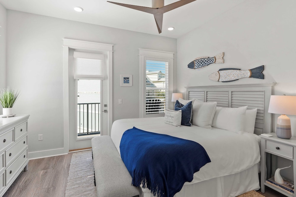 Gulf-view Retreat w/ Rooftop Deck + Private Pool Villa Anesi by Avantstay