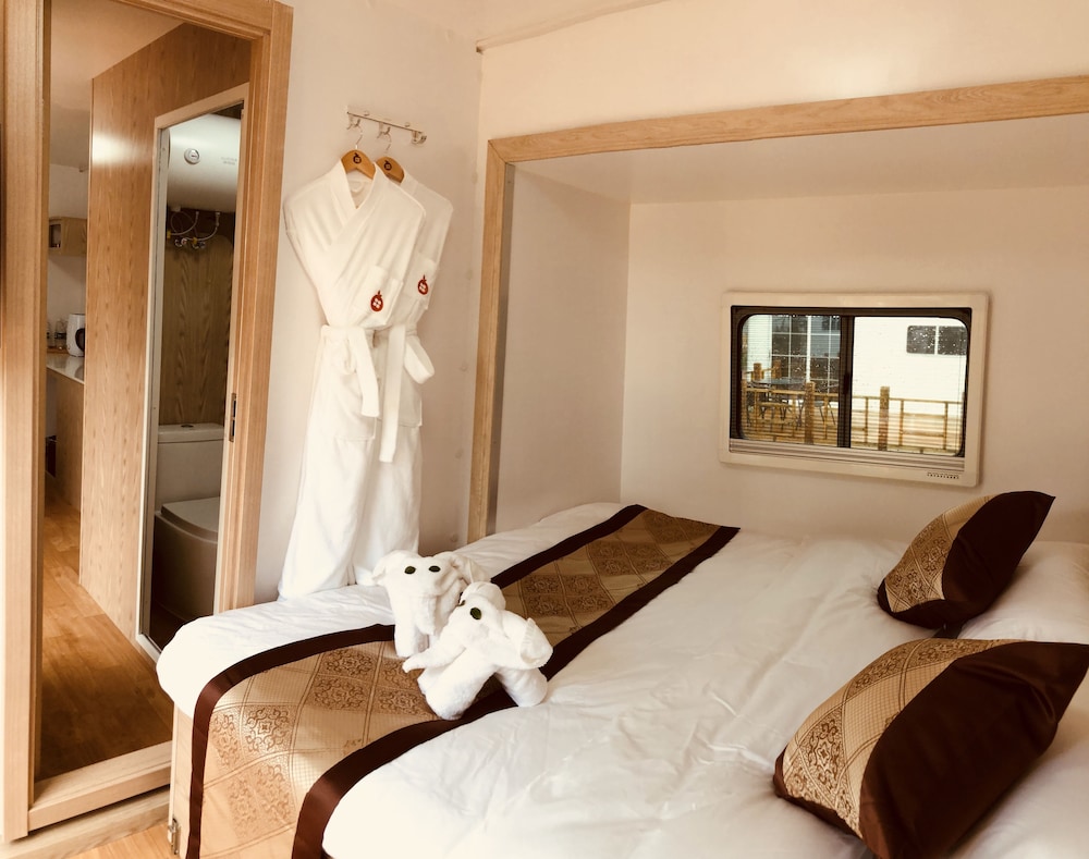 Micheng RV Lijiang Camping view 2
