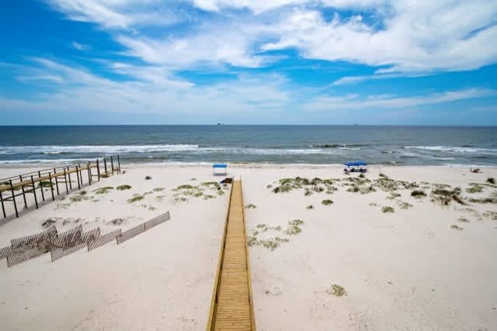 Beachfront 5bed Easybreezy West