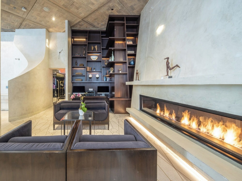 Elegant Residence at Marmara Park Avenue