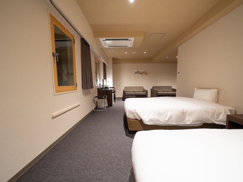 Shinsaibashi ARTY Inn 10