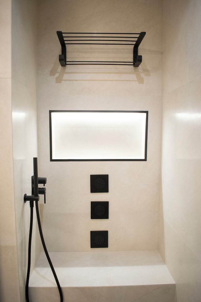 Kalinifta Rooms Luxury Style