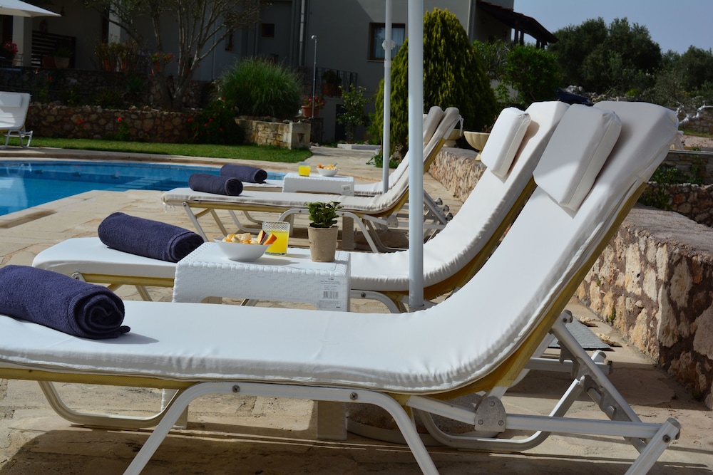 Elianthos Villa
