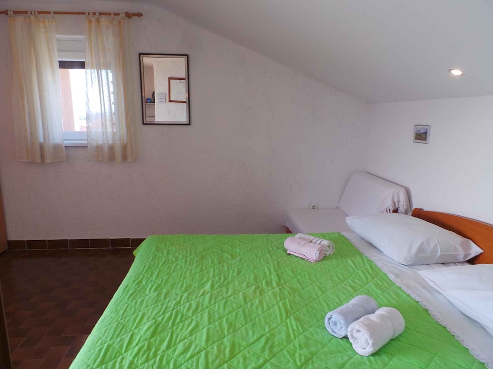 Apartments in Kornic/insel Krk 14471