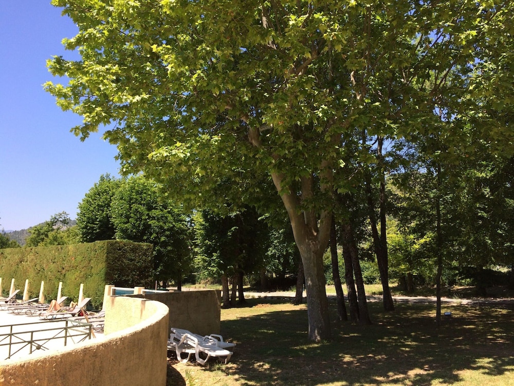 Cosy Flat in a Drome Chateau With Pool