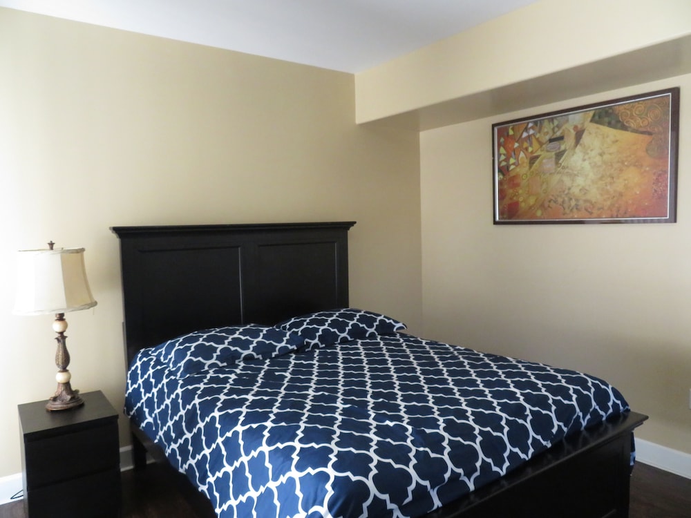 2 Bed 2 Bath in Studio City