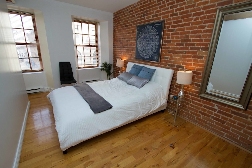 LikeAHotel - Les McGill, Vieux Montreal - Image 3