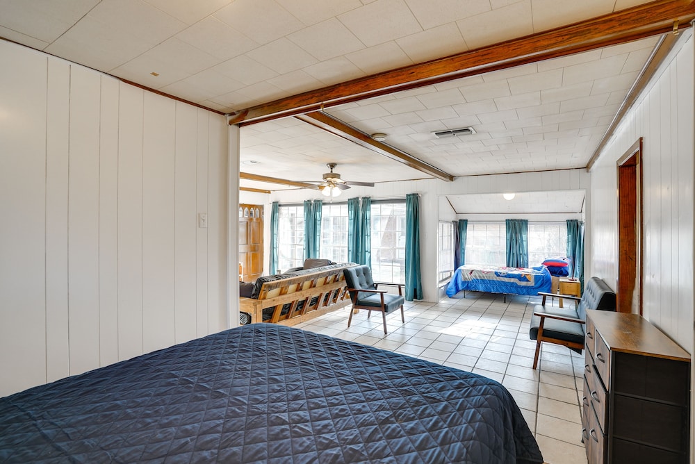 Pet-friendly Louisiana Abode - Patio, Near Golfing view 3