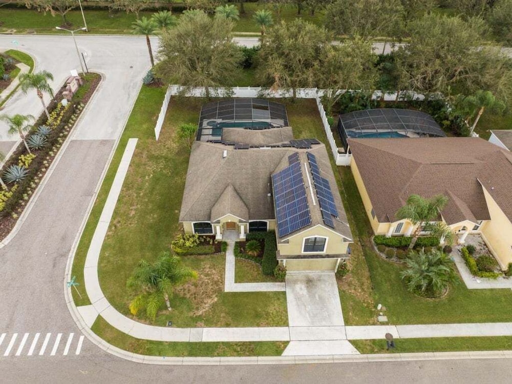 Legacy Park Villa: 5br, Pool, Spa & Near Disney 5 Bedroom Villa