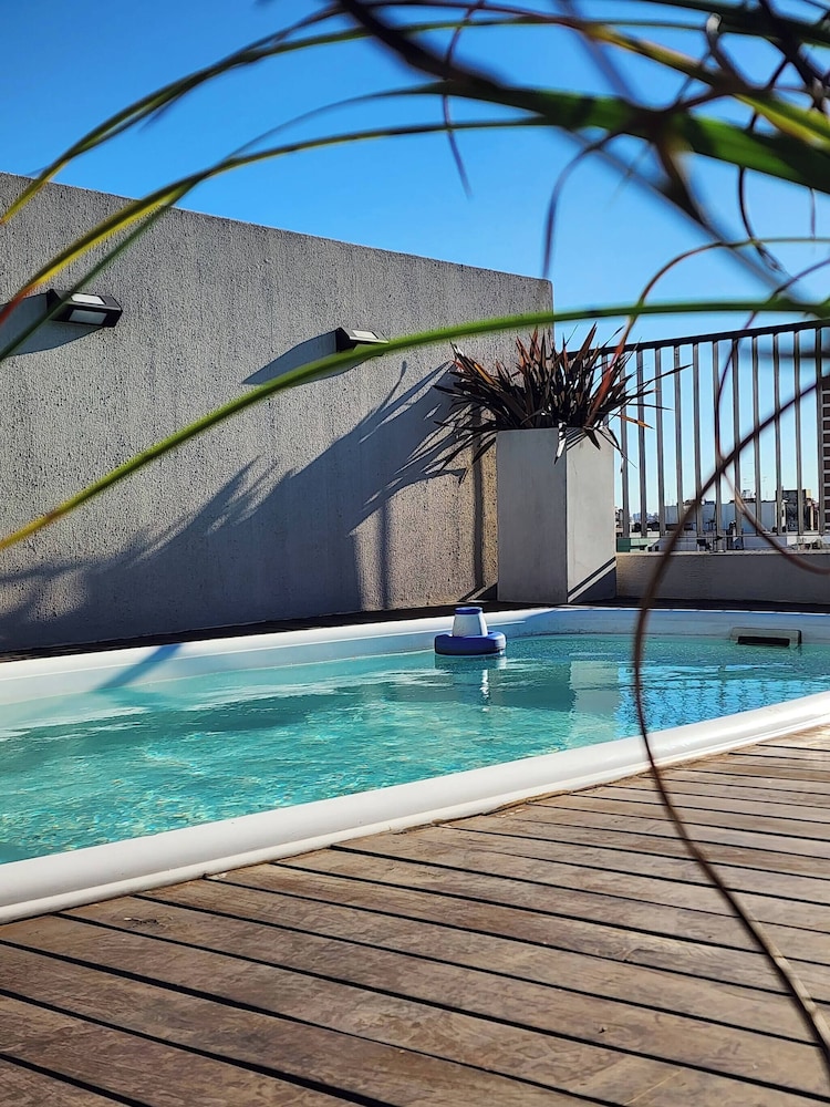 Alberti 360 Charming City Center Apartment With Shared Pool