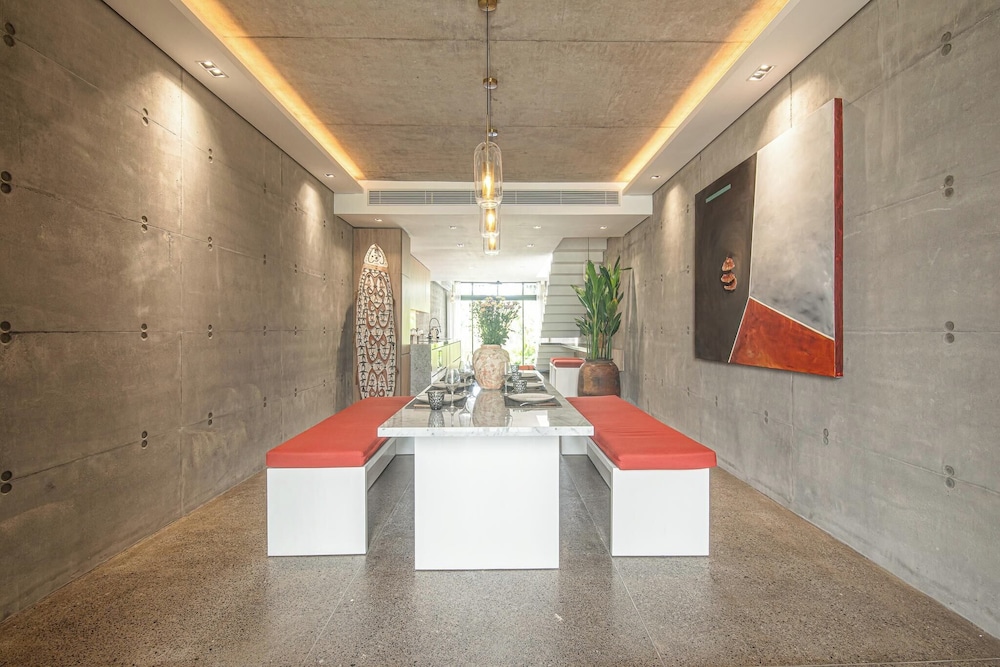 Modern 2BR Villa Enclosed Living Heart of Canggu