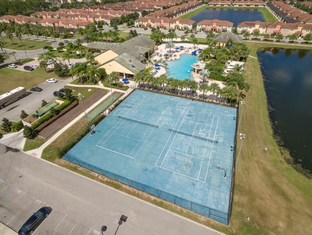 Sunny Paradise Retreat At Paradise Palms By Shine Villas 4 Bedroom Townhouse