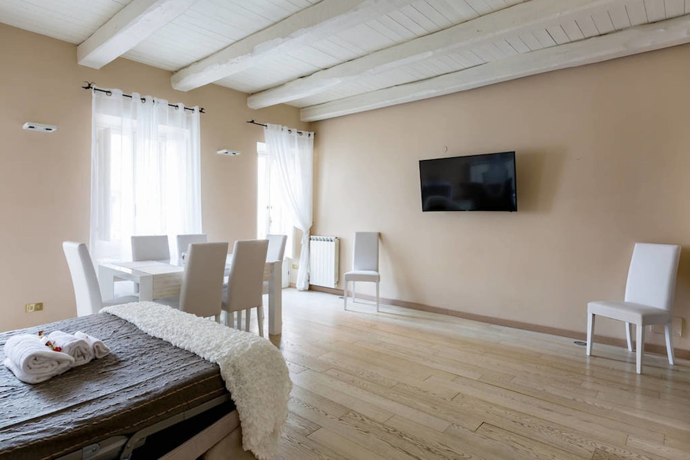 Piazza del Popolo Suite