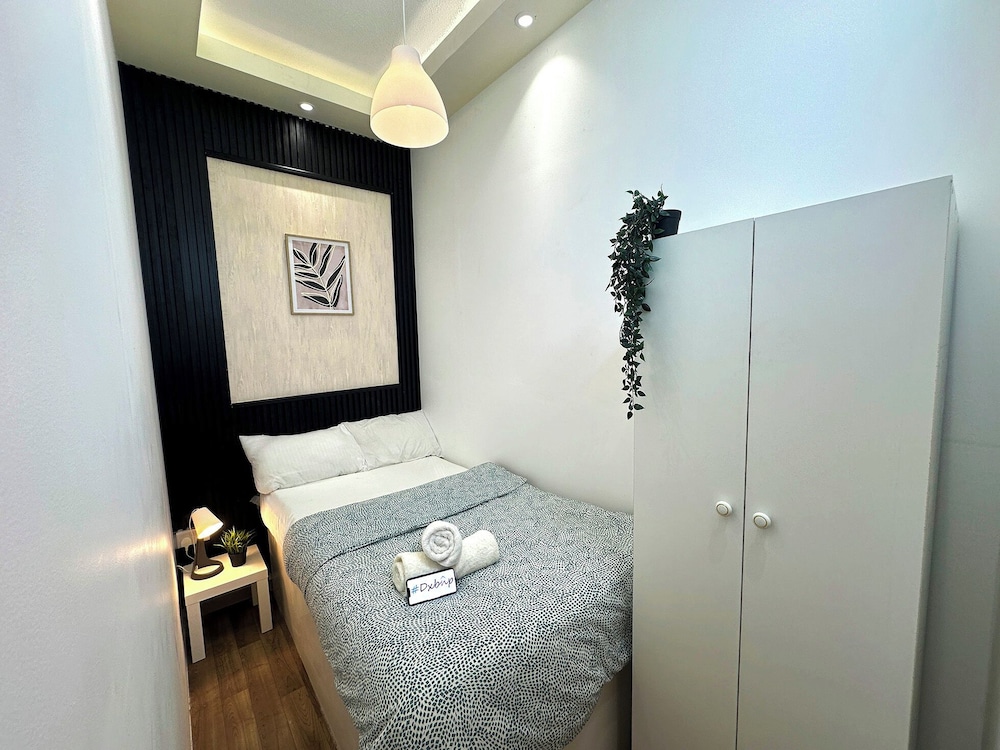 Nomad Partition Room in Tecom Near Metro